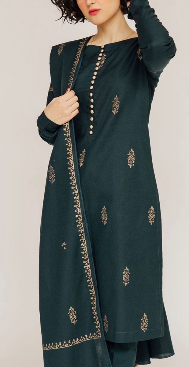 EMBROIDERED SHIRT WITH PRINTED SHAWL